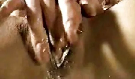 الاغ, عزیزم, در آشیانه برای او به داشتن رابطه جنسی با فیلمهای سوپر خارجی دوست پسر خود.