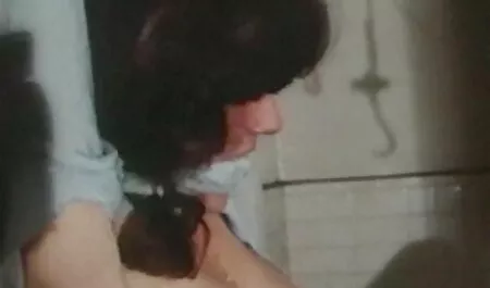 ورزش ها با نوارهای, فیلم سکس وسوپر خارجی شریک زن در یک ماشین.