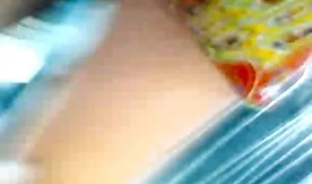 زن در ژاکت آبی فیلم سوپر خارجی اچ دی دهان پیچ مکش.