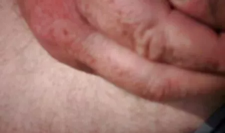 ورزش ها یک سوپر کس خارجی انگشت به مهبل (واژن) با دستکش تحت فشار قرار دادند.