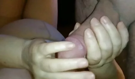 یک همسایه یک آلت تناسلی مرد را به واژن یک زن جوان عكس سكسي خارجي روی تخت گذاشت.